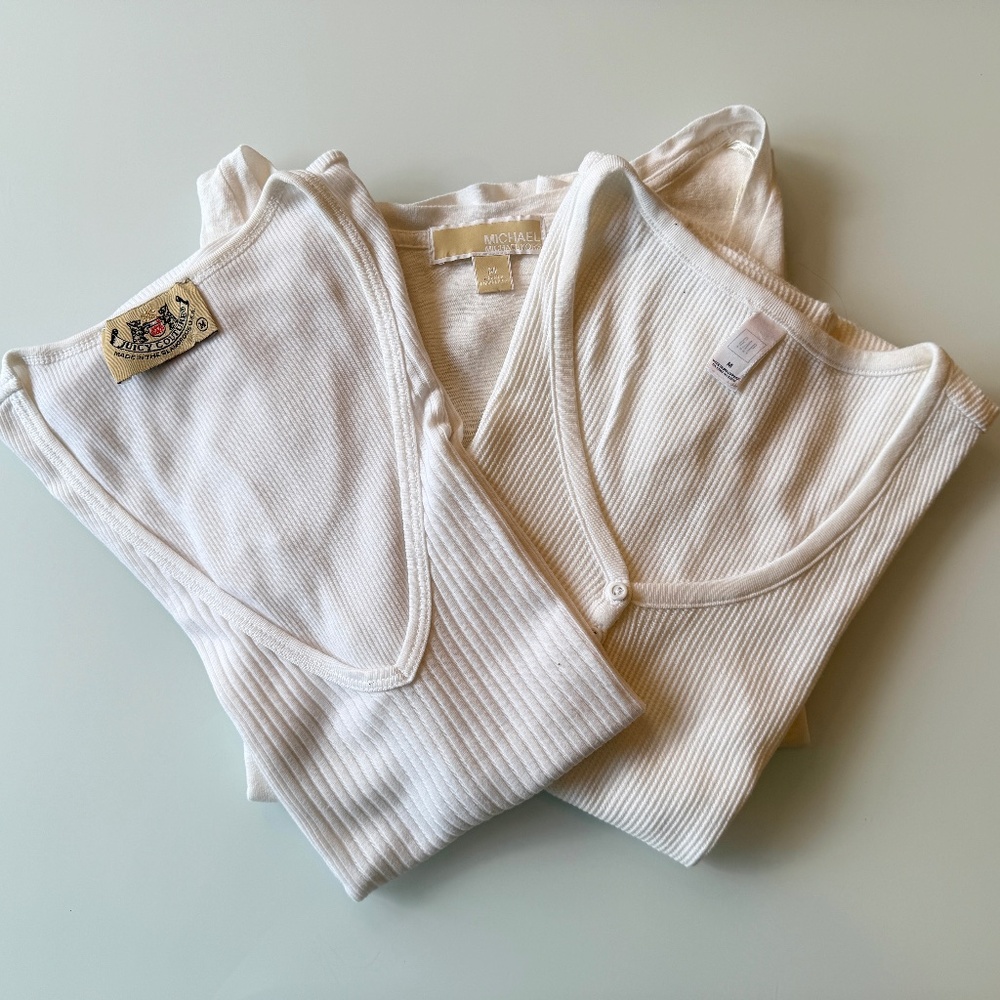 3 Medium White T-Shirts Michael Kors, Juicy Couture, Gap